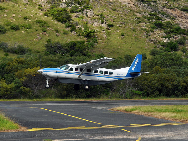 Hinterland Aviation landing at Lizard Island
