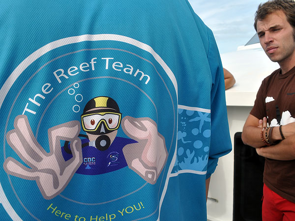 Dive briefings with 'The Reef Team'
